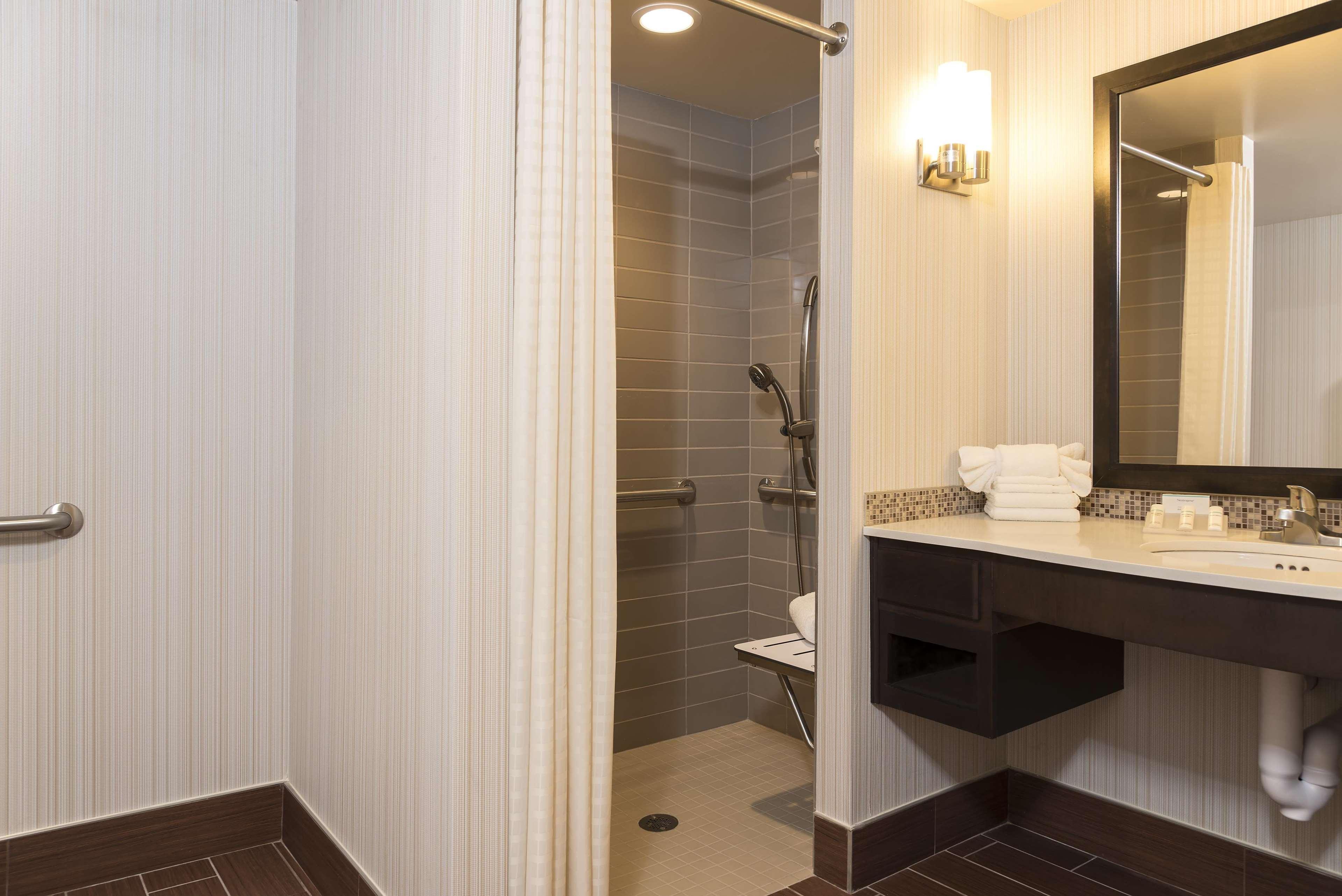 Hilton Garden Inn Louisville Downtown Dış mekan fotoğraf