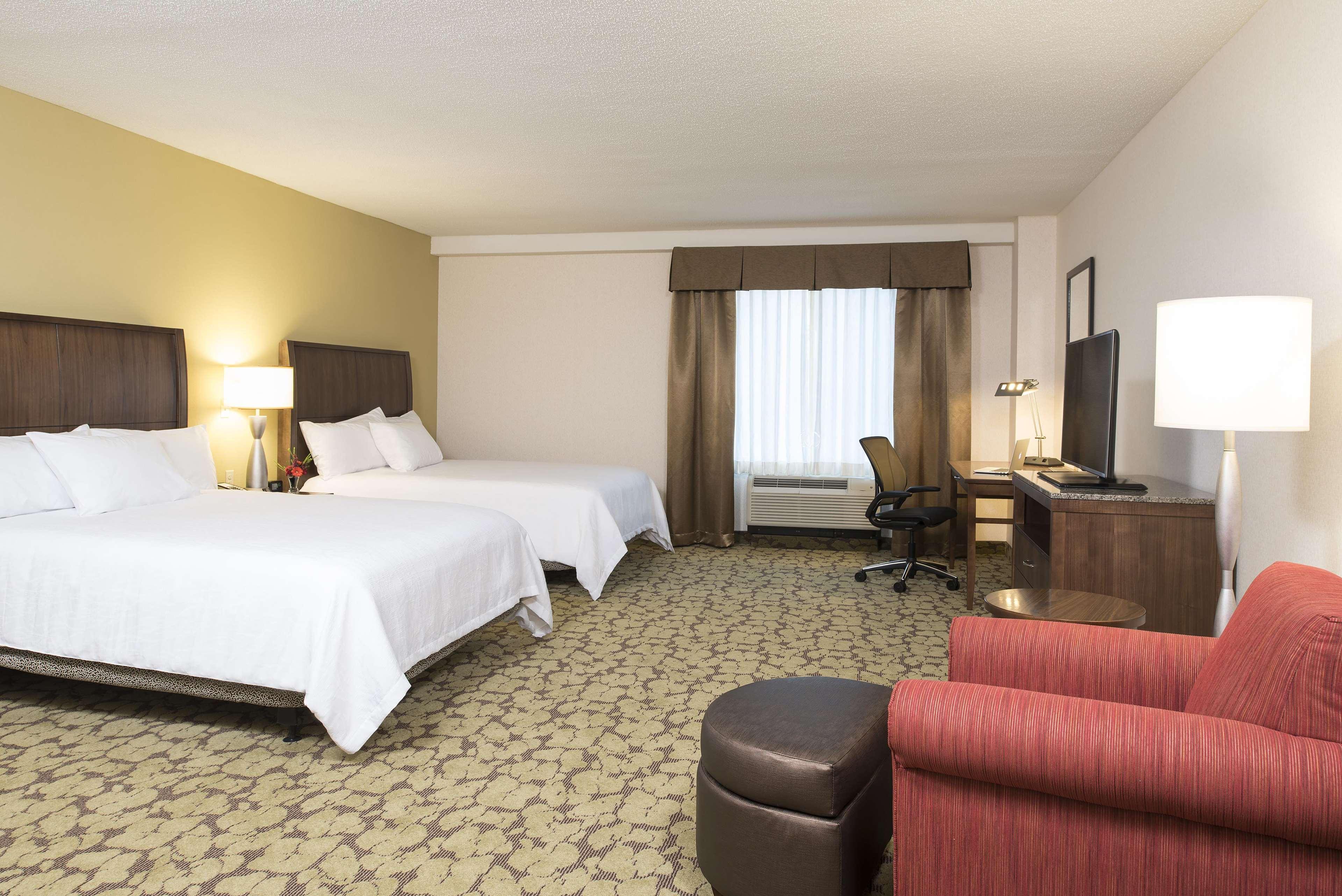 Hilton Garden Inn Louisville Downtown Dış mekan fotoğraf