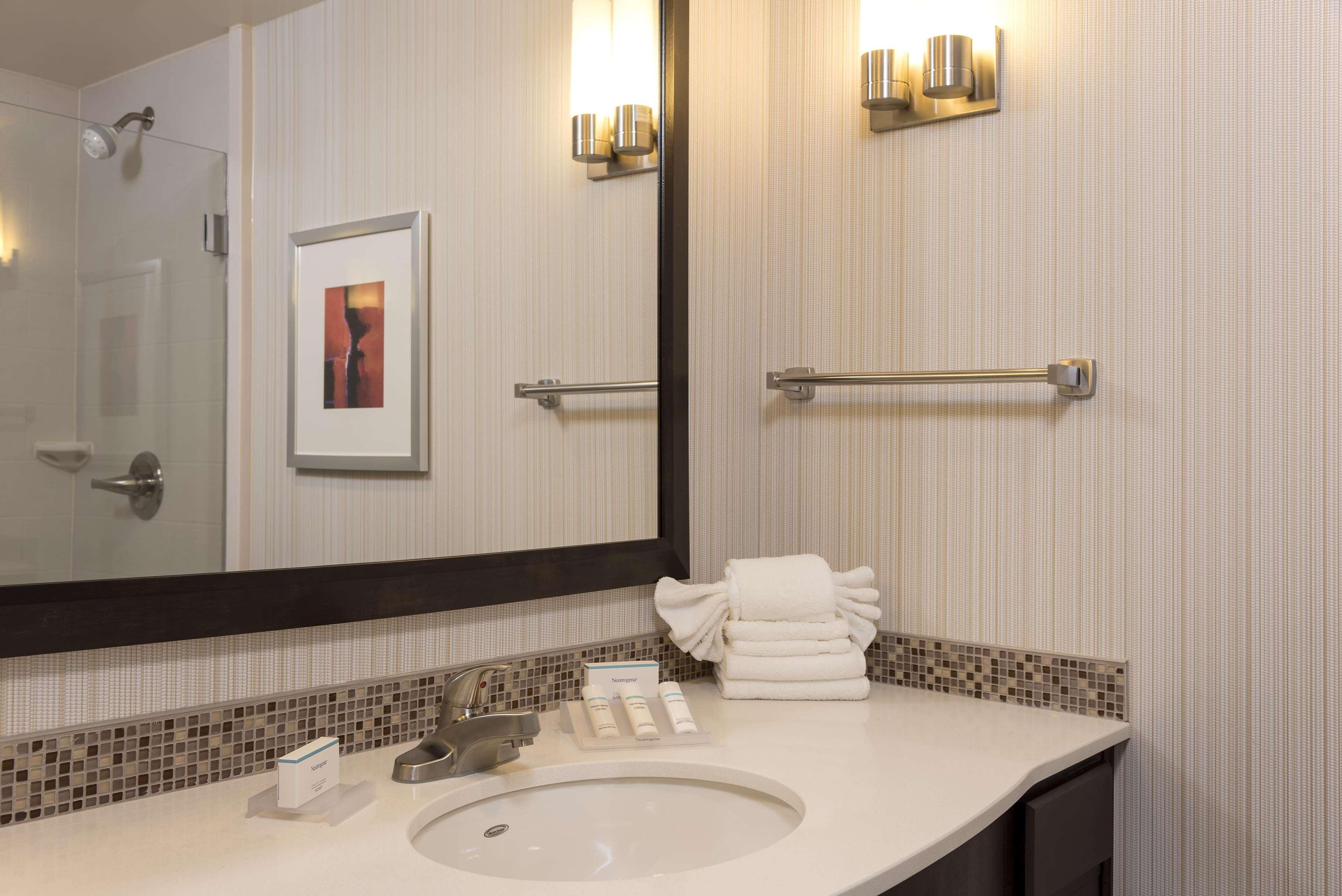 Hilton Garden Inn Louisville Downtown Dış mekan fotoğraf