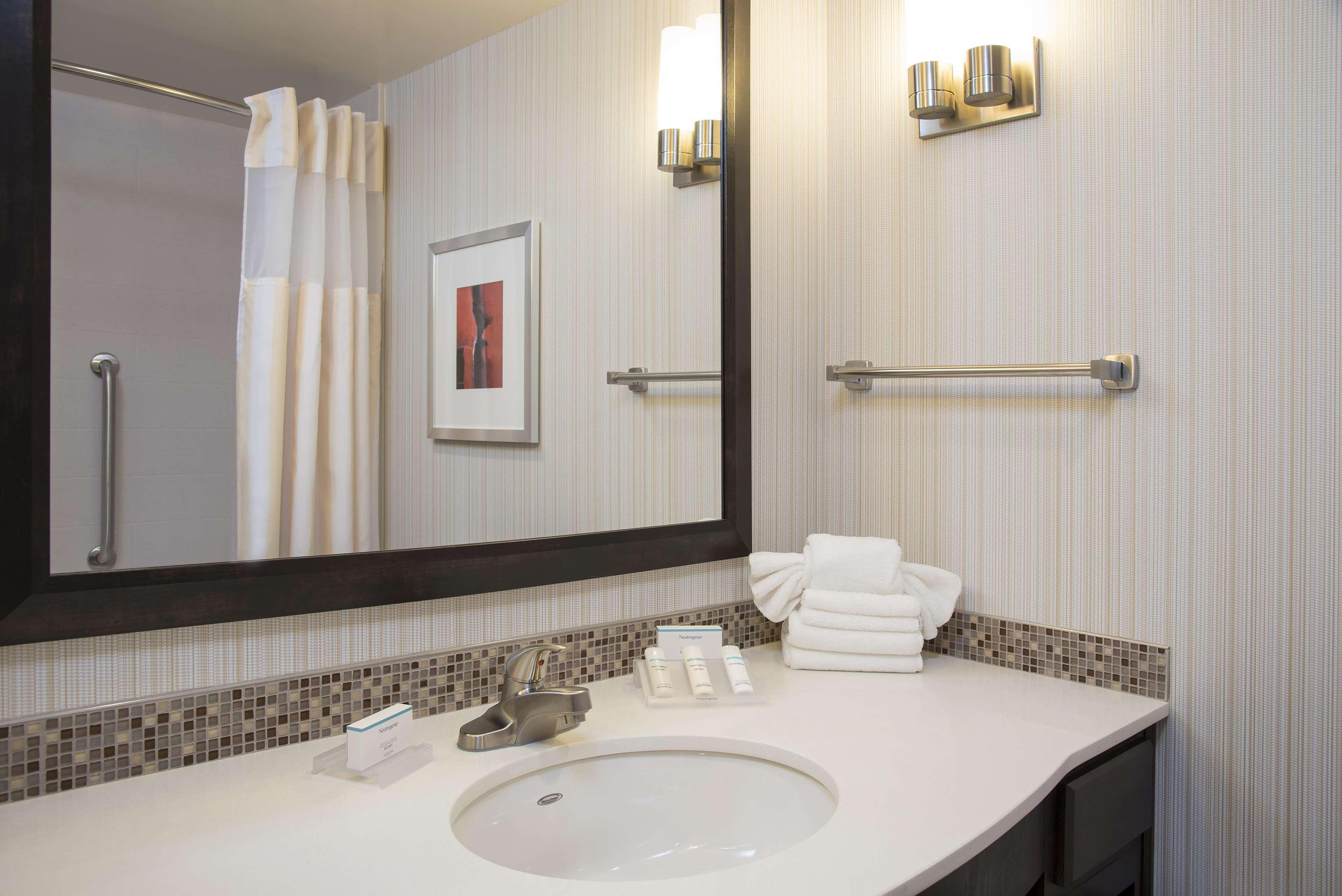 Hilton Garden Inn Louisville Downtown Dış mekan fotoğraf