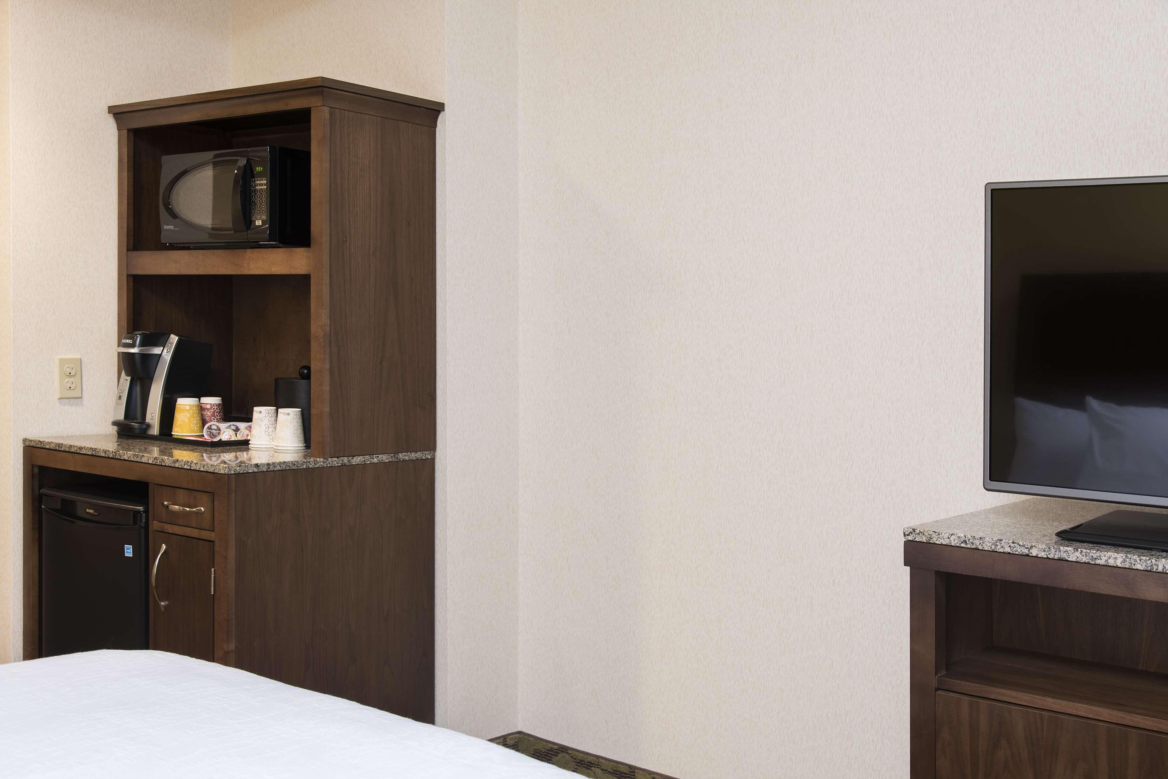 Hilton Garden Inn Louisville Downtown Dış mekan fotoğraf