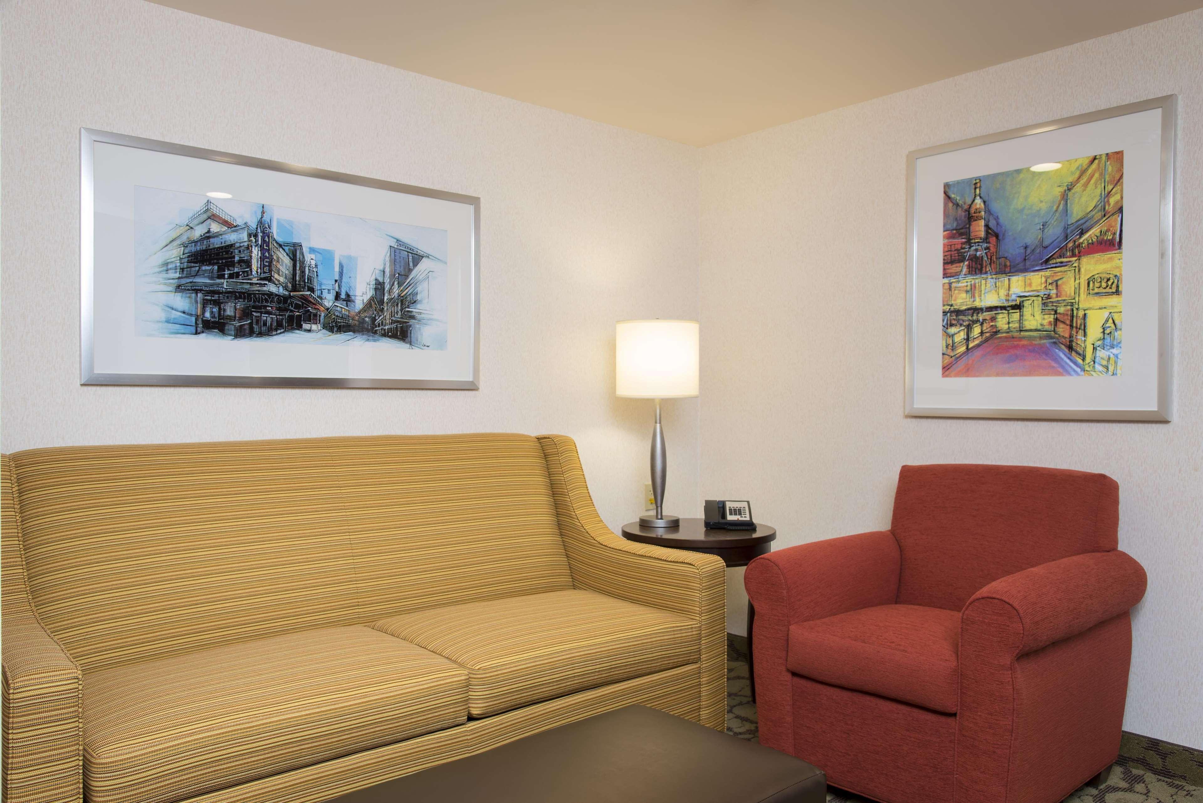 Hilton Garden Inn Louisville Downtown Dış mekan fotoğraf