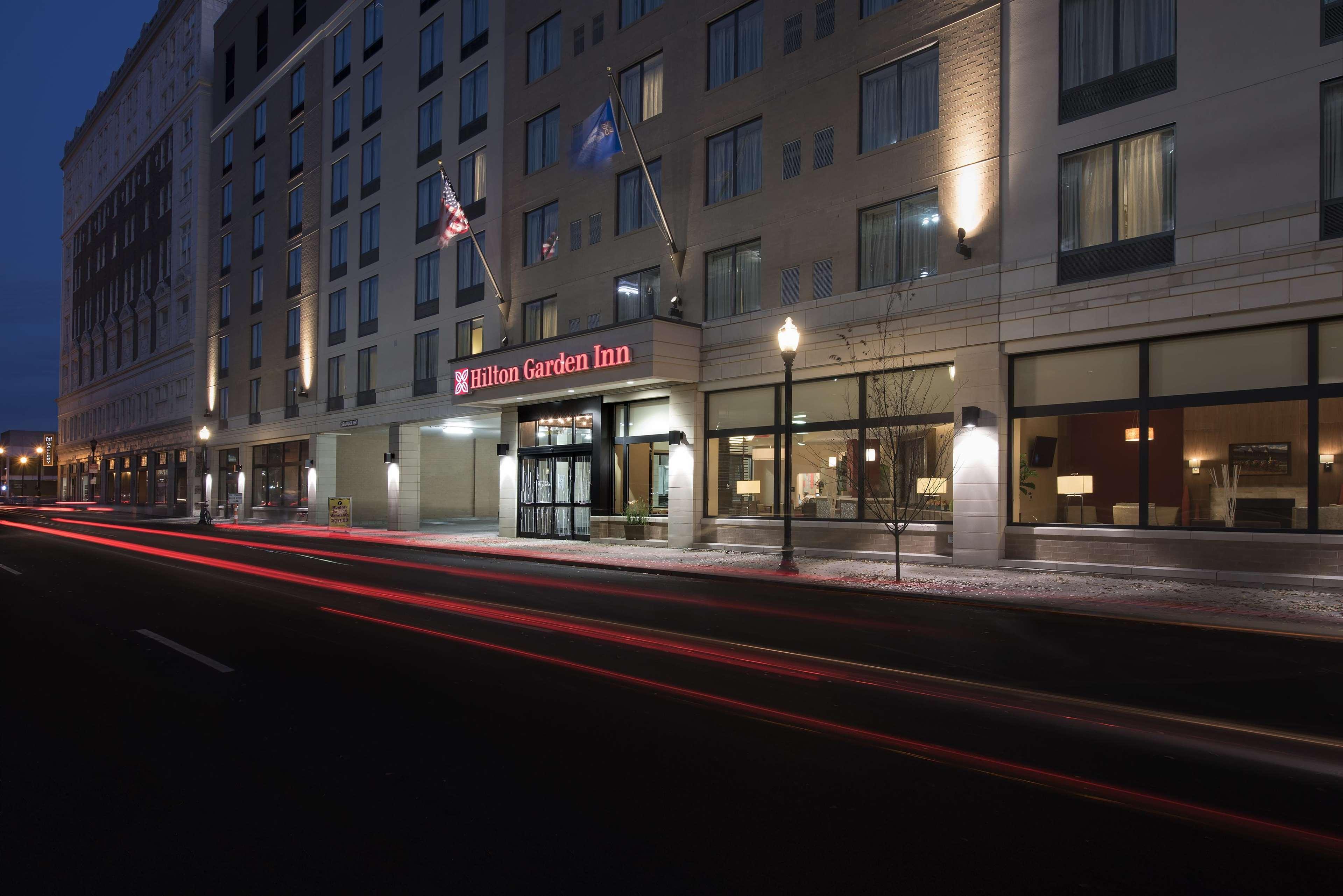 Hilton Garden Inn Louisville Downtown Dış mekan fotoğraf