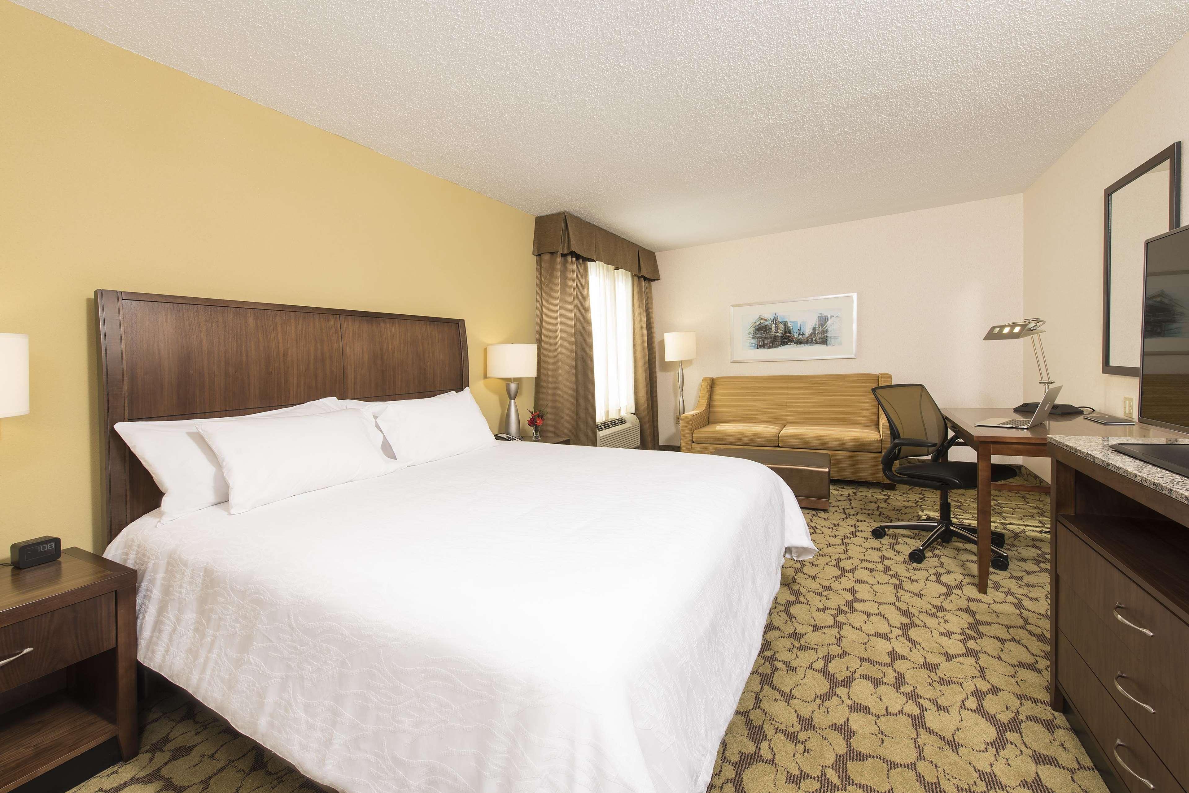 Hilton Garden Inn Louisville Downtown Dış mekan fotoğraf
