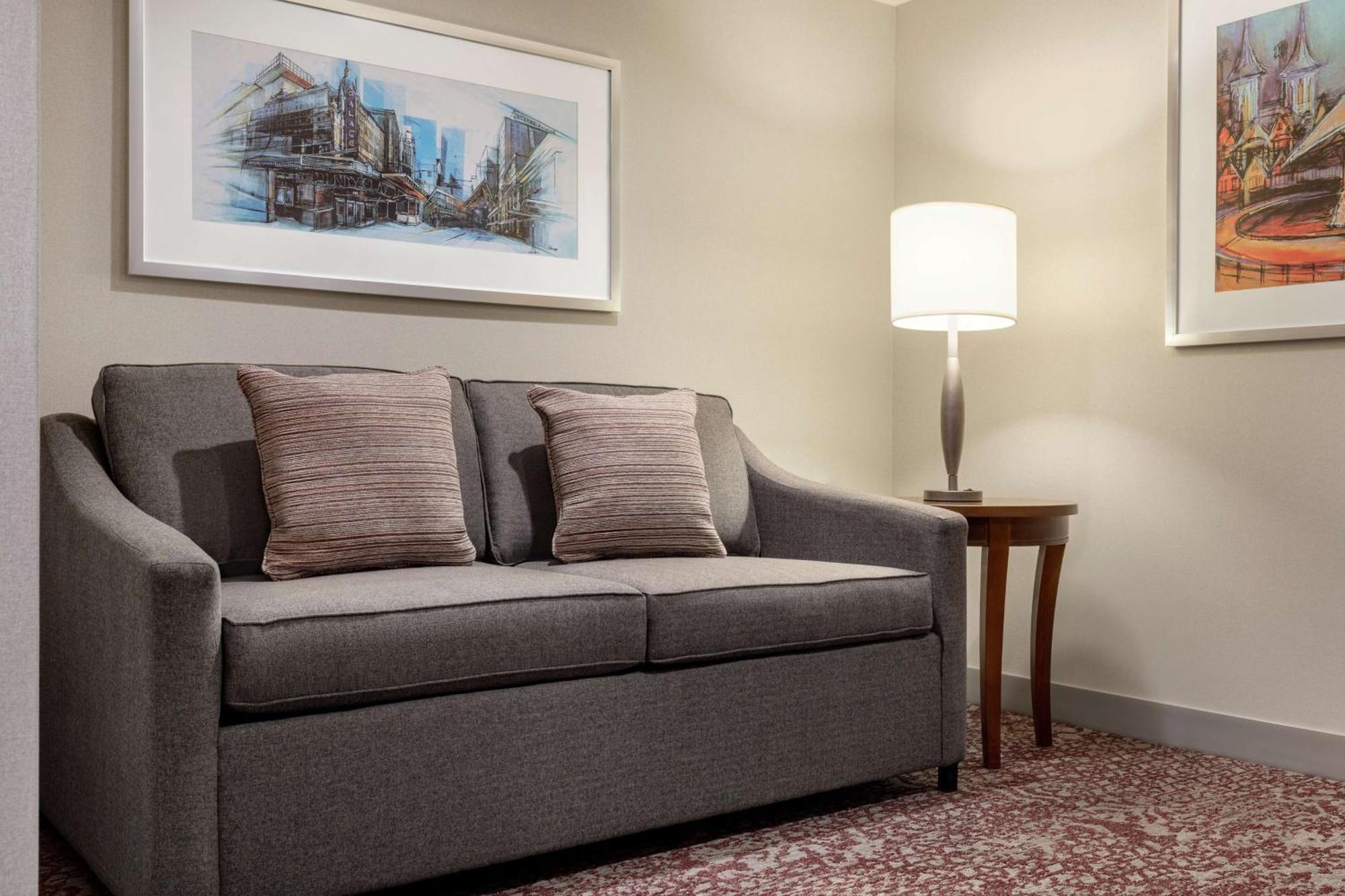 Hilton Garden Inn Louisville Downtown Dış mekan fotoğraf