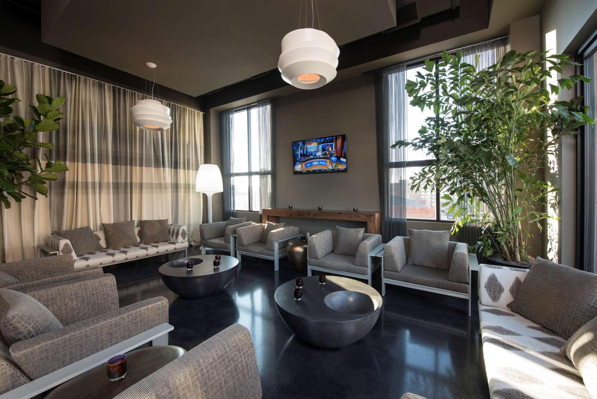 Hilton Garden Inn Louisville Downtown Dış mekan fotoğraf